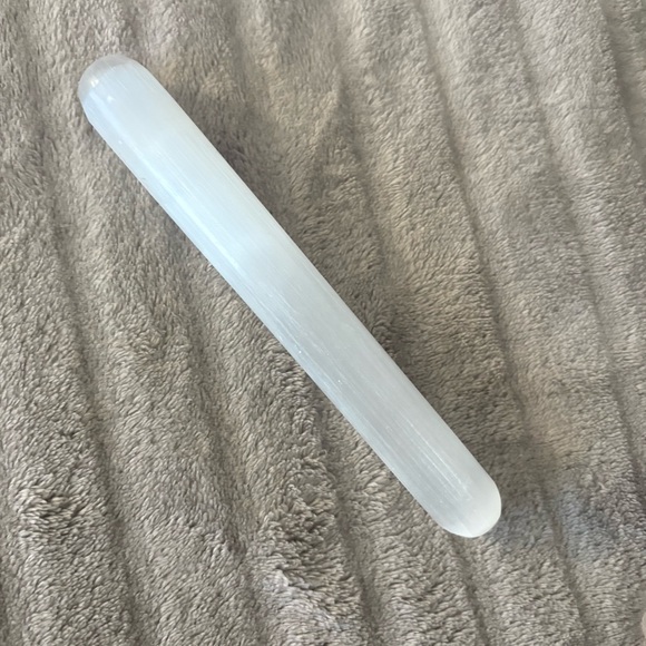 Spirit Cleanse Bundle – Smudge Kit with Selenite - Picture 3 of 3